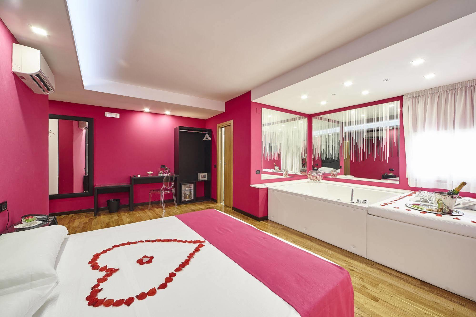 Hotel Style Caserta Exterior photo